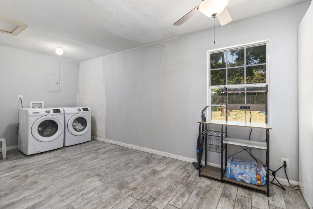 Struggling to get your window pulls just right for interior photos? Don’t worry, we’ve got you covered! In this article, we’ll share some invaluable secrets that will help you achieve spot on window pulls with ease, from battery-powered flashes to creative editing techniques.